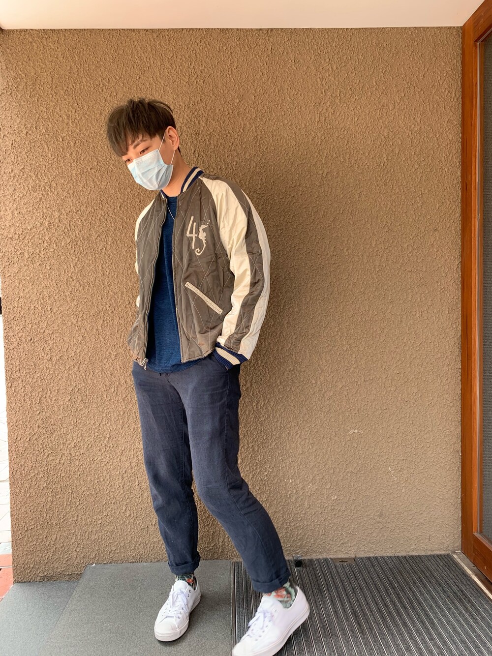 「45Rのアイテム（ナイロンジャケット、ブルー系）」を使った、Kenny Chowさん（メンズ・173cm）の夏コーディネートの1枚目の写真
