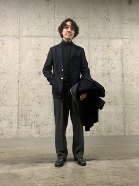 「アイテム（チェスターコート、ブルー系）」を使った、蒲生さん（メンズ・170cm）の冬コーディネート