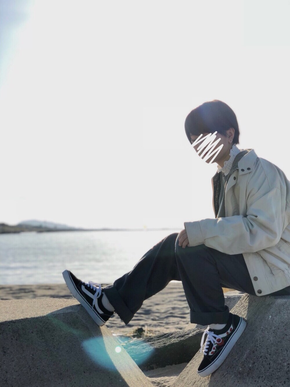 「古着、秋冬コーデ、スラックス、VANS、古着コーデ、古着好きな人と繋がりたい、ショートカット」｜「VANSのアイテム（スニーカー、ブラック系）」を使った、せっちゃんさん（レディース・152cm）の秋コーディネートの1枚目の写真