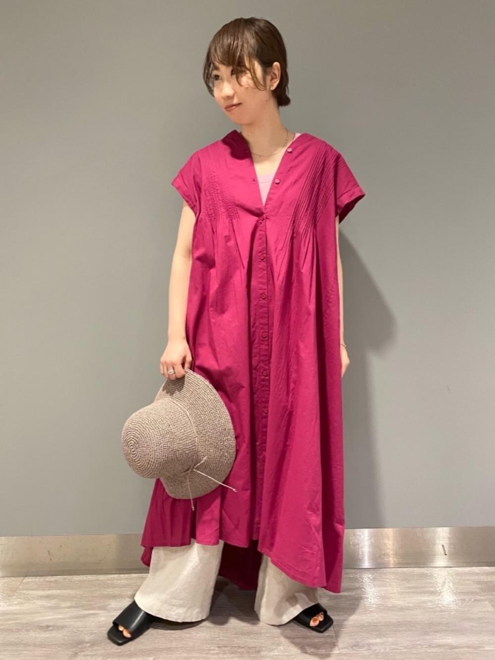 「ワンピース、サンダル、under155、トラベル /リゾート、□骨格ウェーブ、■EMMEL REFINES」｜「green label relaxingの◆CFC スライダー ワイド サンダル（サンダル、ブラック系）」を使った、kiryu_tさん（レディース・153cm）の春コーディネートの1枚目の写真