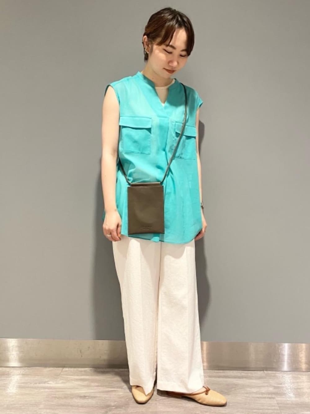 「シャツ/ブラウス、under155、👟バッグ、ぱんつ、□骨格ウェーブ、☆この夏取り入れたいアメスリトップス」｜「green label relaxingの[ パスクッチ ][ PASCUCCI ] FFC RFA ミュール（その他シューズ、ベージュ系）」を使った、kiryu_tさん（レディース・153cm）の夏コーディネートの1枚目の写真