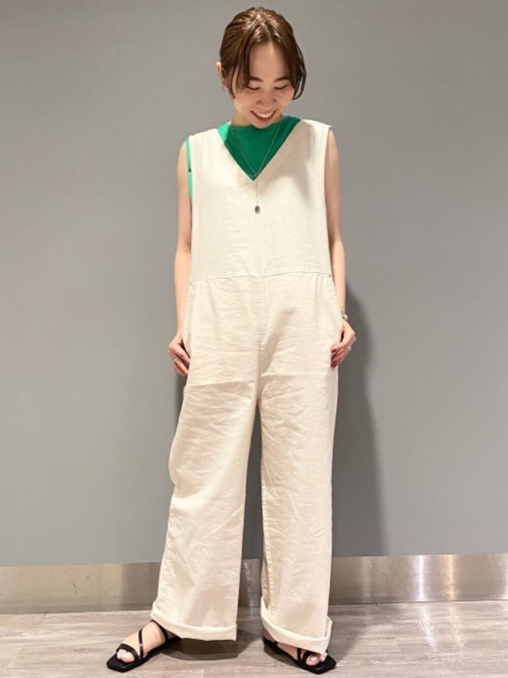 「オールインワン、Tシャツ/カットソー、under155、アウトドア/アスレジャー、□骨格ウェーブ」｜「green label relaxingのFM オーバル プレート Yライン 2WAY ネックレス（ネックレス、シルバー系）」を使った、kiryu_tさん（レディース・153cm）の夏コーディネートの1枚目の写真