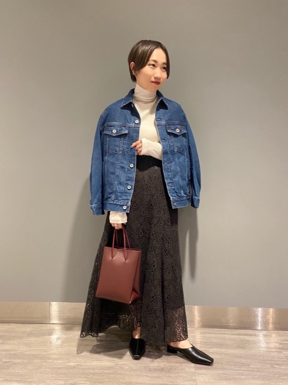 「トレンド、スカート、デニムジャケット、under155、👟バッグ、□骨格ウェーブ」｜「green label relaxingのスクエア センターシーム ミュール (3cmヒール)（その他シューズ、ブラック系）」を使った、kiryu_tさん（レディース・153cm）の夏コーディネートの1枚目の写真