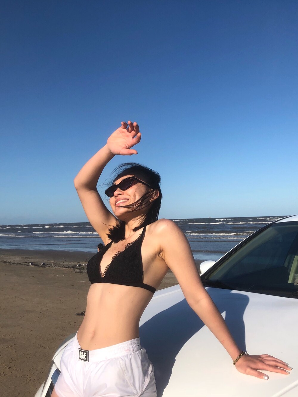 「summer」｜「VICTORIA'S SECRETのアイテム（水着、ブラック系）」を使った、alexxttrannさん（レディース・160cm）の春コーディネートの1枚目の写真