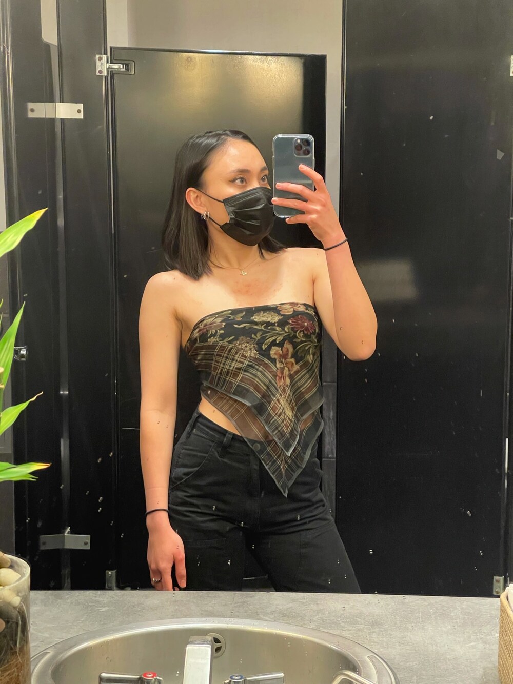 「bandeau」｜「RALPH LAURENのアイテム（チューブトップ、ブラウン系）」を使った、alexxttrannさん（レディース・160cm）の冬コーディネートの1枚目の写真