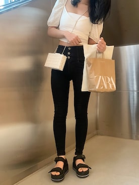 アミリさんのコーディネート