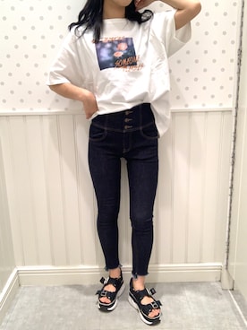 アミリさんのコーディネート