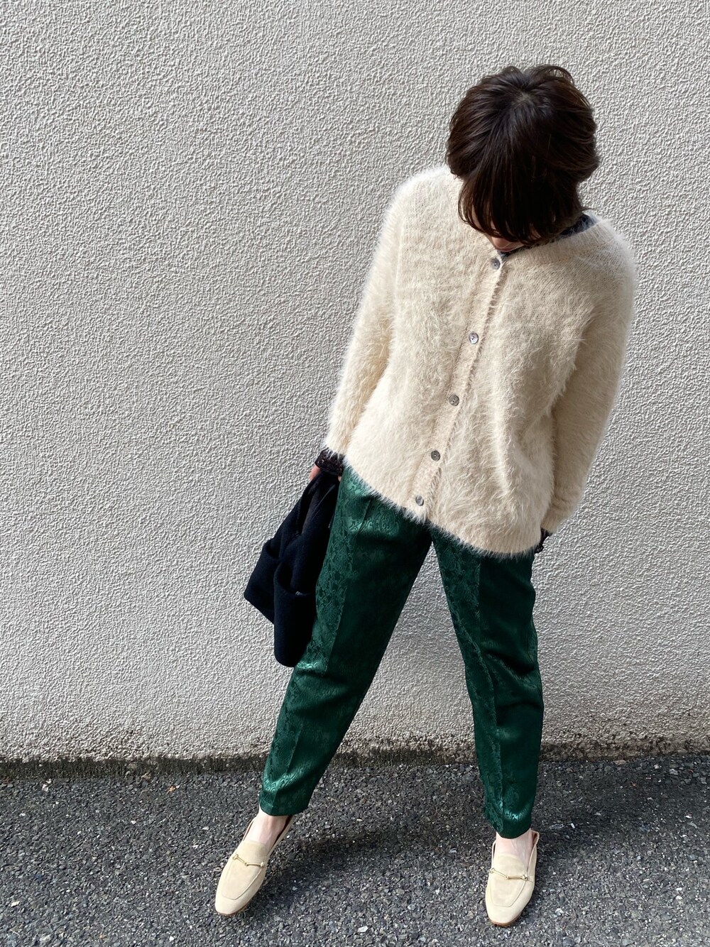 「シャギーカーディガン、ジャガードパンツ、カラーパンツ、ペイズリー柄、BAG、ローファー」｜「@gingham_seishinashiyasannomiyaのアイテム（トップス、グリーン系）」を使った、Ginghamさん（レディース・158cm）の秋コーディネートの1枚目の写真