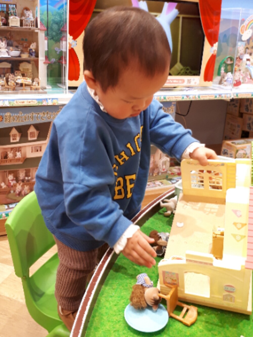 「秋冬コーデ、リブレギンス、monmimi、1歳、フリルハイネック」｜「Birthdayのアイテム（モカシン/デッキシューズ、ブラウン系）」を使った、merorons さん（キッズ・80cm）の秋コーディネートの1枚目の写真