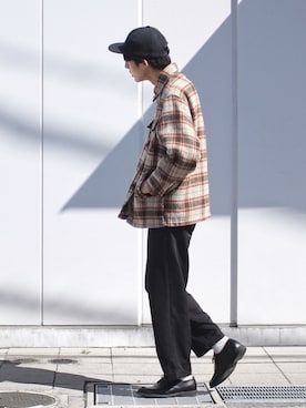 「UNIVERSAL PRODUCTS（ユニバーサルプロダクツ）のアイテム（スラックス）」を使った、_ryo_さん（メンズ・180cm）の春コーディネート