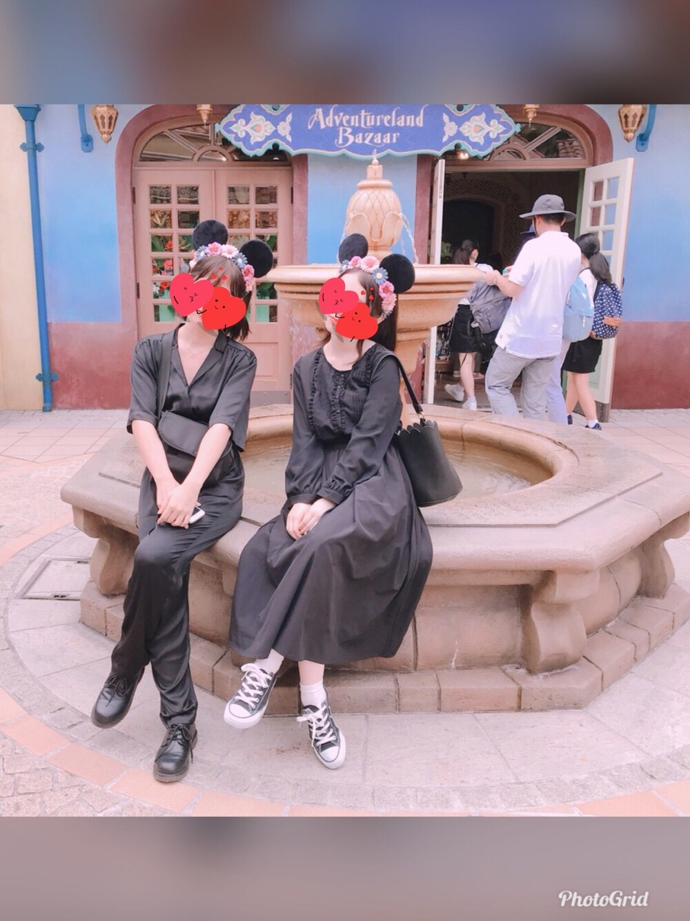 「ディズニー」｜「URBAN RESEARCHのアイテム（つなぎ/オールインワン、ブラック系）」を使った、えなりさん（レディース・158cm）の冬コーディネートの1枚目の写真