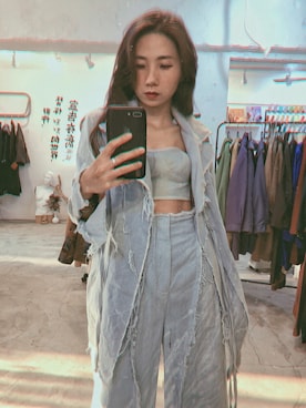 「アイテム（チューブトップ、ブルー系）」を使った、Amanさん（レディース・164cm）の春コーディネート