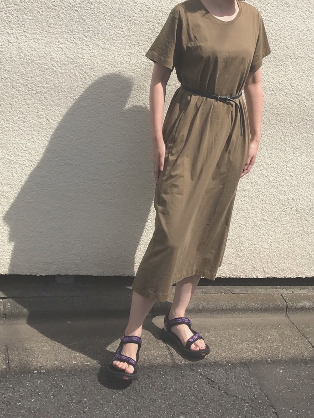 「オトナ女子、ユニクロ、ワントーンコーデ、UNIQLO、夏セールで買いました、Tシャツワンピ」｜「UNIQLOのベルテッドTワンピース（半袖）＋E（ワンピース、グリーン系）」を使った、my__na...さん（レディース・163cm）の夏コーディネートの1枚目の写真