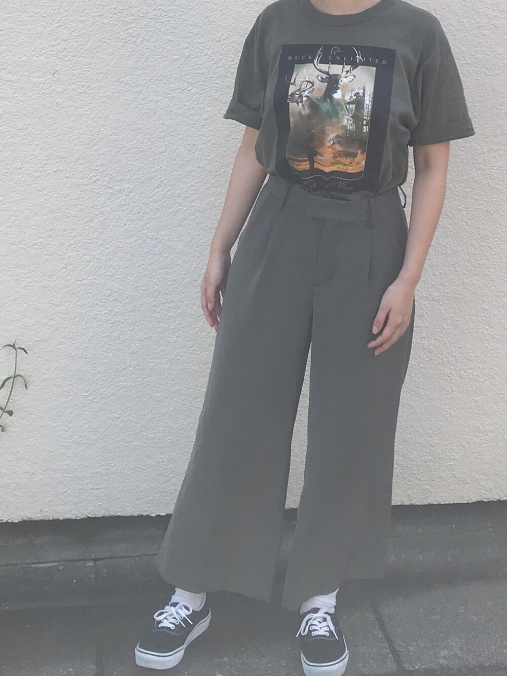 「秋服準備はじめました、シンプルコーデ、ワントーンコーデ、ワイドパンツ、ユーズド、古着」｜「GUのアイテム（パンツ、グリーン系）」を使った、my__na...さん（レディース・163cm）の秋コーディネートの1枚目の写真