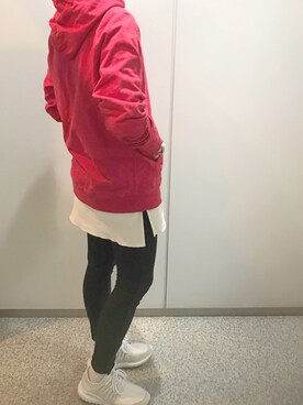 スウェットを使った 赤パーカー のレディース人気ファッションコーディネート Wear