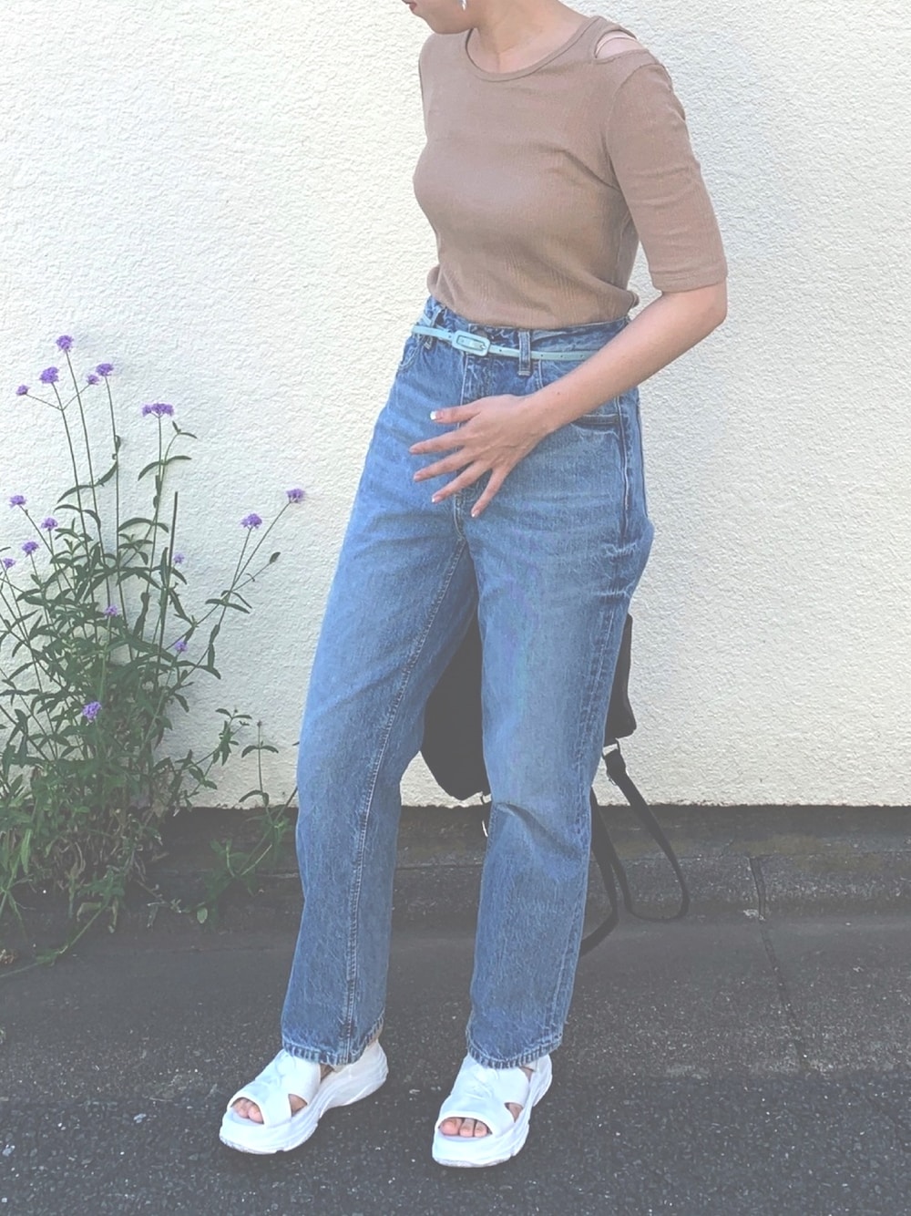 「denim、オトナ女子、大人カジュアル、デニム、薄い色のデニム、ベージュコーデ、GU」｜「GUのアイテム（デニムパンツ、ブルー系）」を使った、my__na...さん（レディース・163cm）の夏コーディネートの1枚目の写真