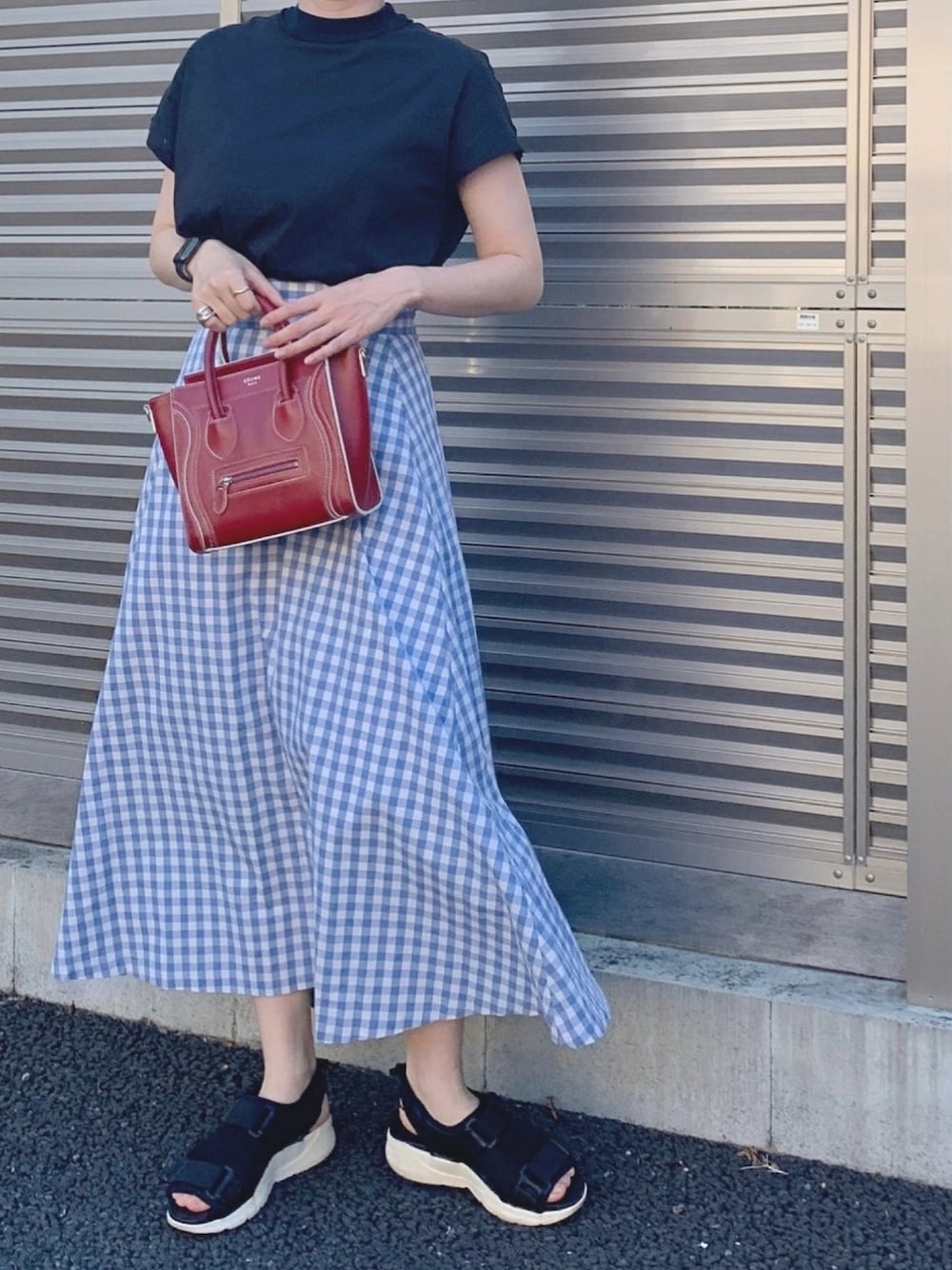 「ギンガムチェック、厚底サンダル、韓国ファッション、プチプラ、UNIQLO、着回しコーデ、ミニバッグ、パステルカラー、ロングスカート、夏コーデ」｜「UNIQLOのアイテム（スカート、ブルー系）」を使った、my__na...さん（レディース・164cm）の夏コーディネートの1枚目の写真