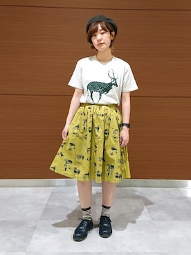 「グラフィックＴ」｜「アイテム（ハンチング/ベレー帽）」を使った、Siさん（レディース・155cm）の春コーディネート
