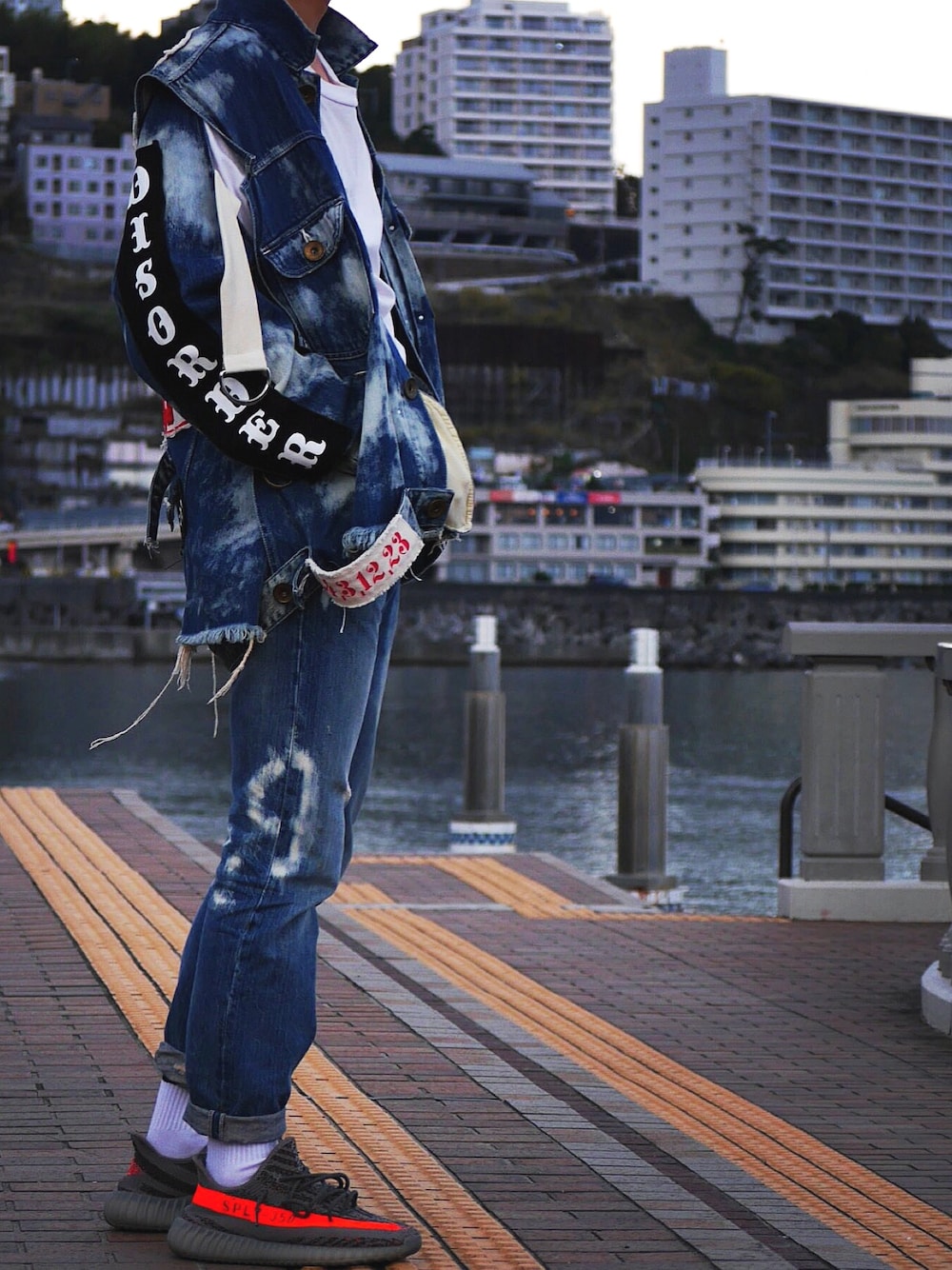 ロングデニムシャツ × Ralph Lauren × パッチワークデニム コーデ ラルフのデニムシャツ、どう着こなす？「あの人カッコ良い」と