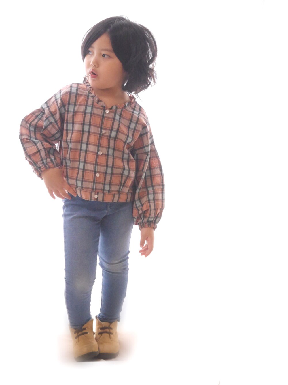 「カジュアル、キッズファッション、女の子、おんなのこコーデ、３歳女の子」｜「GUのアイテム（デニムパンツ、ブルー系）」を使った、mi.ko.ruさん（キッズ・100cm）の冬コーディネートの1枚目の写真
