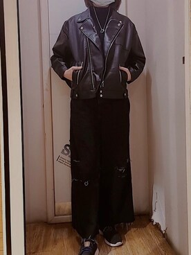 「ZARA（ザラ）のアイテム（パンツ、ブラック系）」を使った、kiki彤さん（レディース・170cm）の冬コーディネート