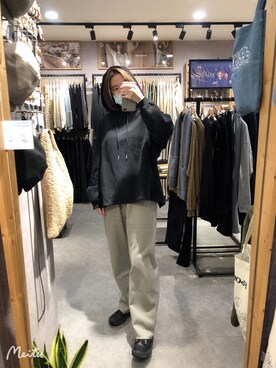 「帽T」｜kiki彤さん（レディース・170cm）の冬コーディネート