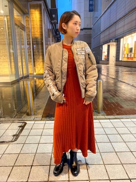 「カーキ色」｜「アイテム（ブラック系）」を使った、Hikaruさん（レディース・155cm）の秋コーディネート