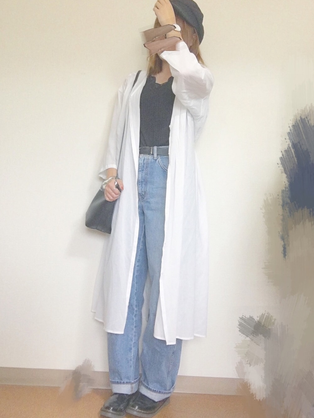 「春、シンプル、デニム、ガウン、プチプラ、GU、apresjour、ユニクロ」｜「LOWRYS FARMのアソートキャスケット　748687（キャスケット、ブラック系）」を使った、あおいさん（レディース・166cm）の春コーディネートの1枚目の写真