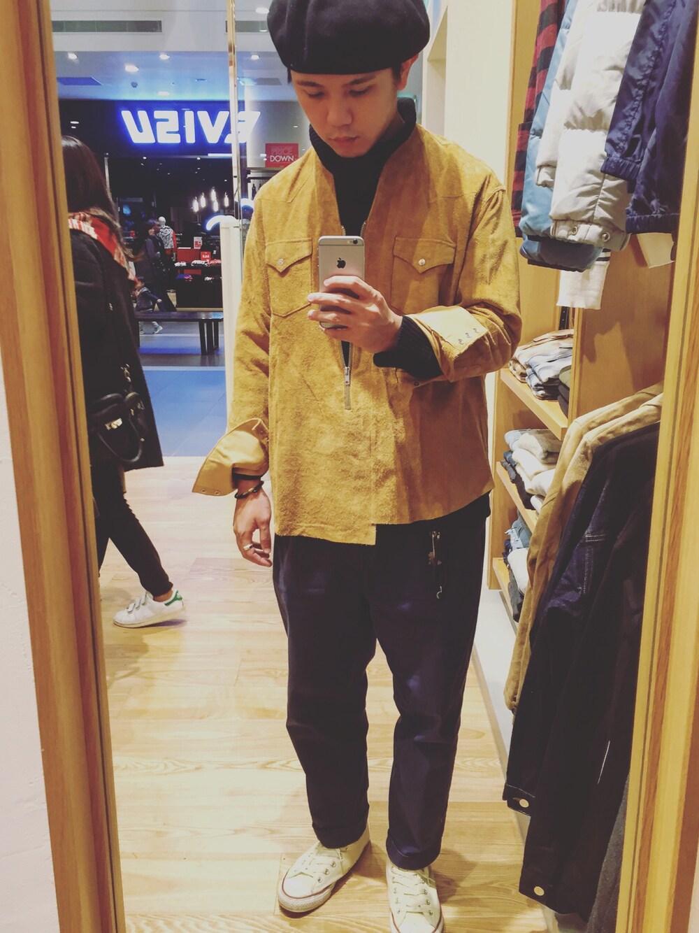 「BEAMS、UNUSED、Taiwan、MITSUI OUTLET PARK、barret、agnes b.、70's」｜「UNUSEDのアイテム（トップス、ブラウン系）」を使った、謝靖得さん（メンズ・177cm）の冬コーディネートの1枚目の写真