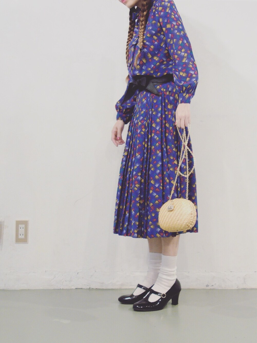 「メルカリ、古着、セットアップ、レトロ、柄、ブラウス、プリーツスカート、古着屋、ふるぎ、ガーリー」｜「古着のアイテム（セットアップ、ブルー系）」を使った、Yotchさん（レディース・163cm）の夏コーディネートの1枚目の写真