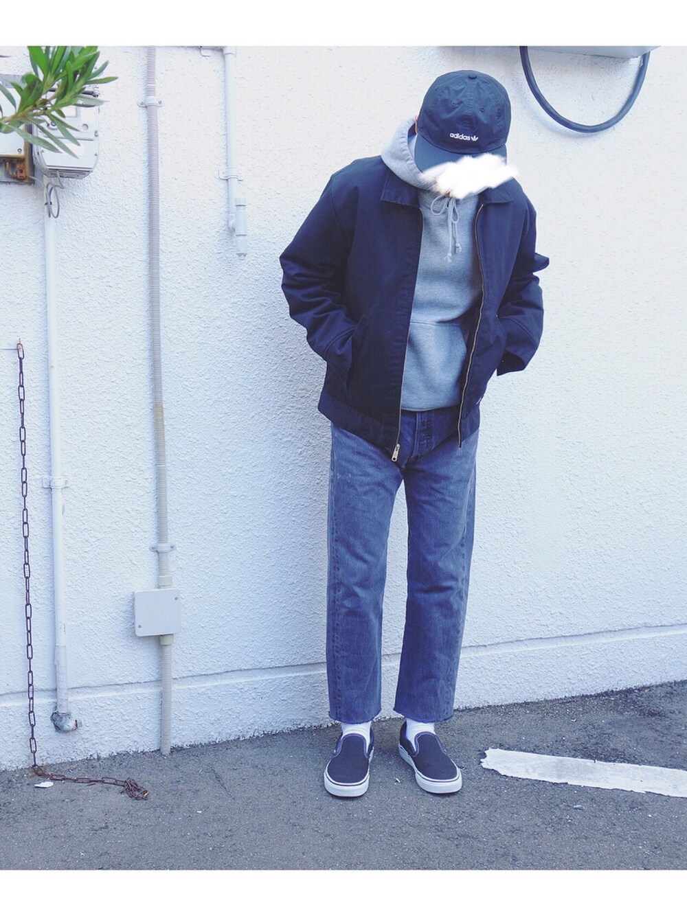 「メルカリ、古着、リーバイス、リーバイス501、カットオフデニム、カットオフ、ブラックデニム、Levi's、Levis、ディッキーズ(Dickies)」｜「Levi'sのアイテム（デニムパンツ、ブラック系）」を使った、Yotchさん（メンズ・170cm）の秋コーディネートの1枚目の写真