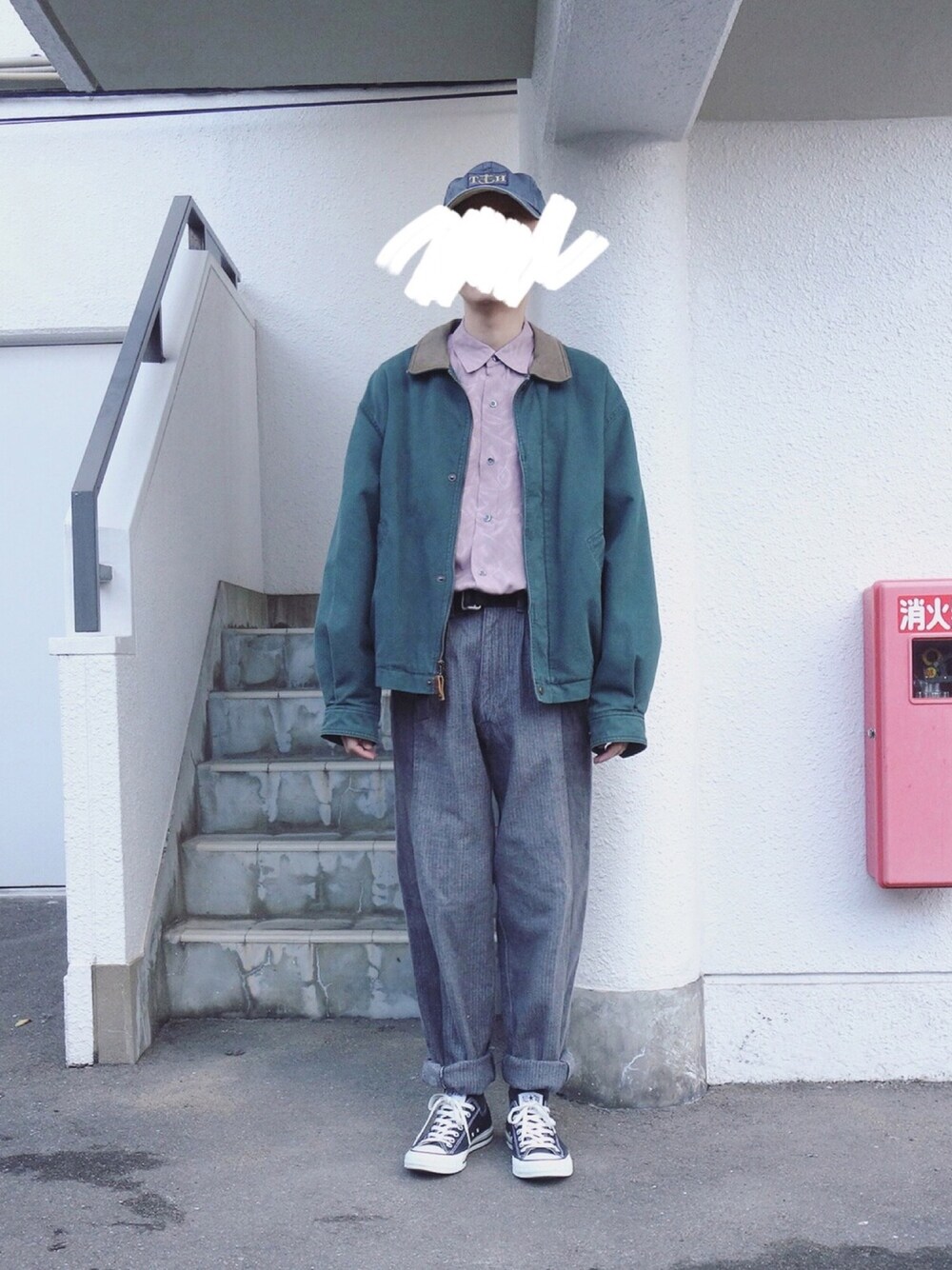 「メルカリ、古着、古着シャツ、ランズエンド、トミーヒルフィガー、へリンボーン、サイドライン、80s、タックパンツ、グレーデニム」｜「usedのアイテム（キャップ、ブルー系）」を使った、Yotchさん（メンズ・170cm）の冬コーディネートの1枚目の写真
