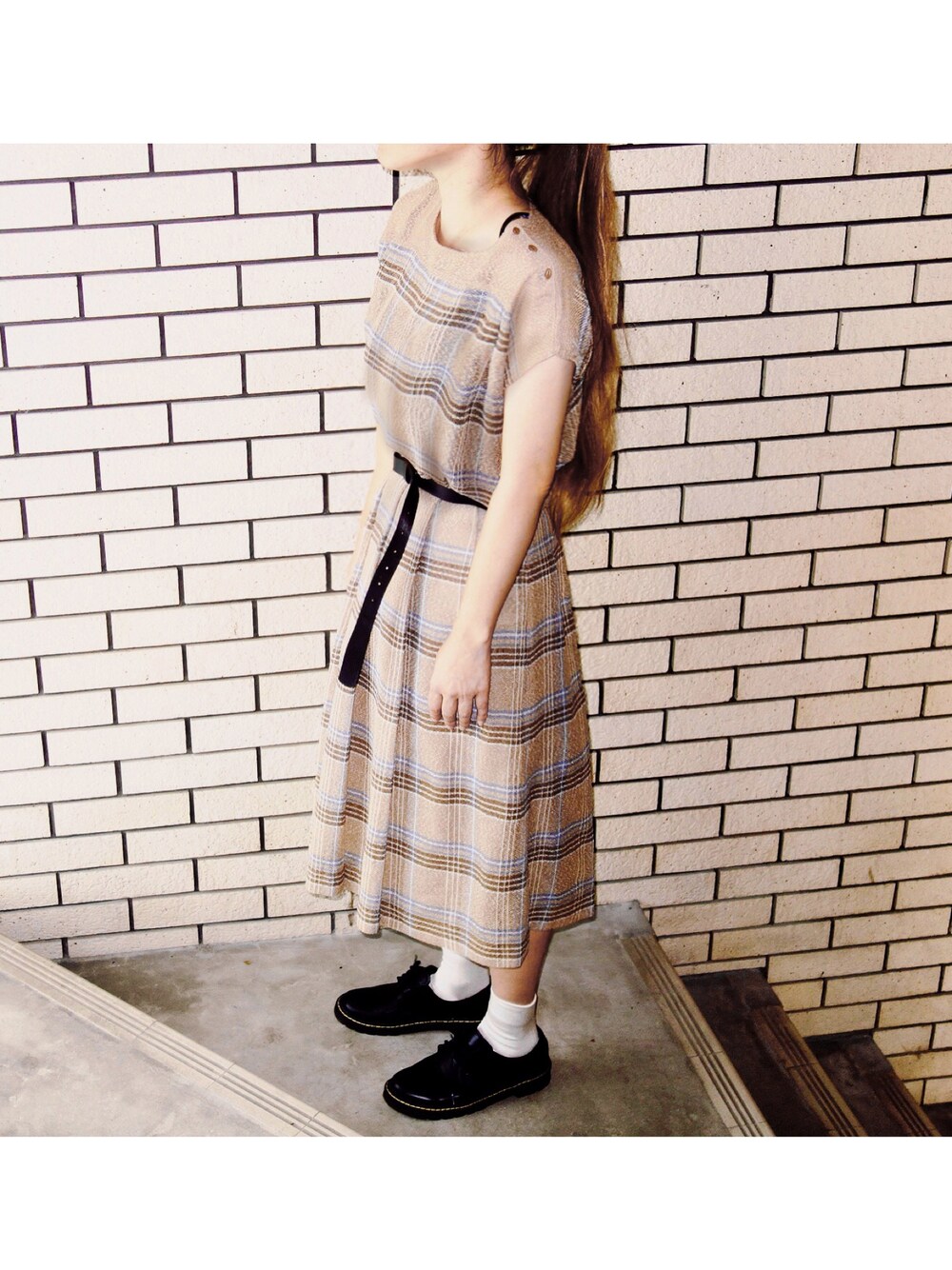 「メルカリ、古着、セットアップ、ジュート風、チェック、ツーピース、古着コーデ、古着女子、夏コーデ、カジュアルコーデ」｜「Soldout 💋のアイテム（セットアップ、ブラウン系）」を使った、Yotchさん（レディース・163cm）の夏コーディネートの1枚目の写真