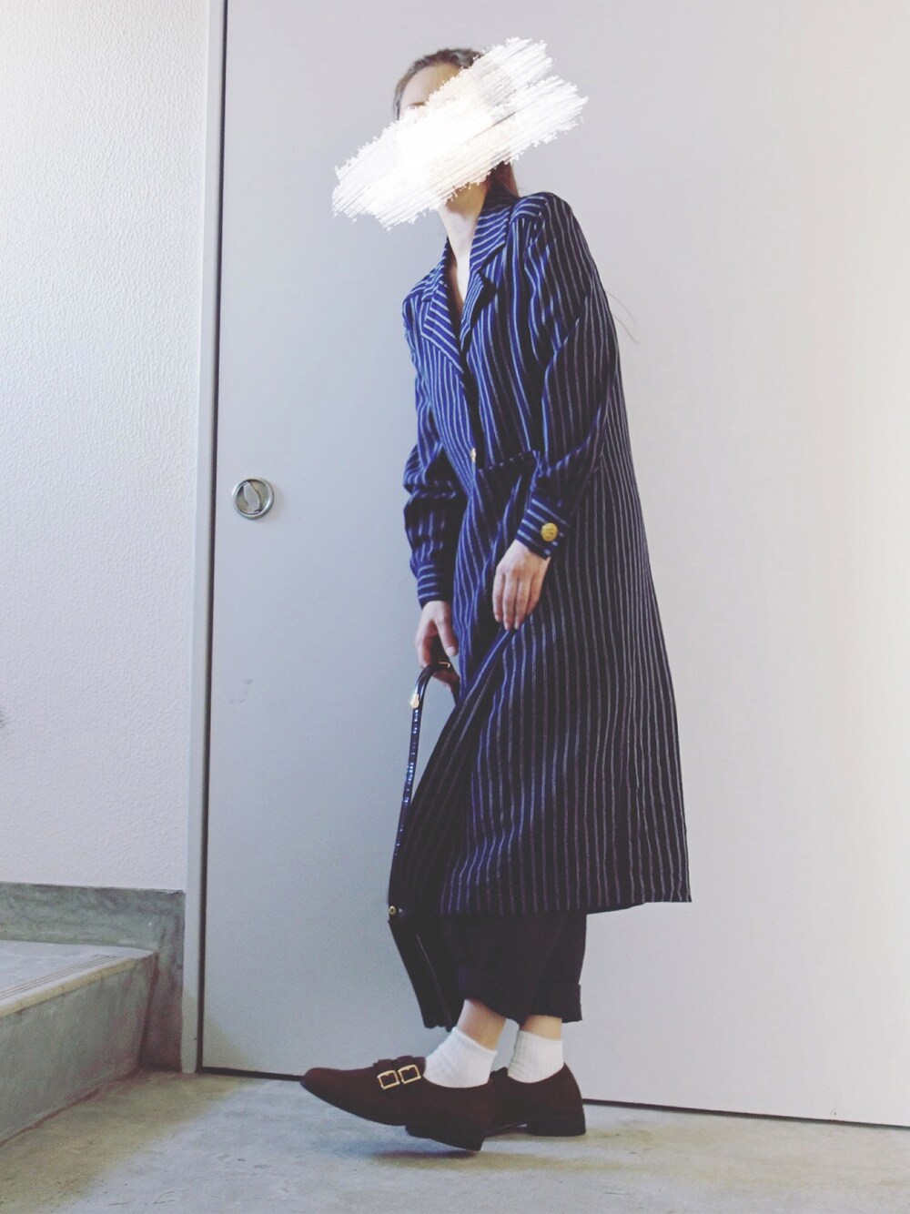 「メルカリ、古着、ヴィンテージ、vintage、VINTAGE、秋コーデ、GIVENCHY、ジバンシィ、ストライプ、コートワンピース」｜「古着のアイテム（ワンピース/ドレス、ブルー系）」を使った、Yotchさん（レディース・163cm）の秋コーディネートの1枚目の写真