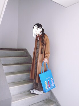 「フェイクレザー」｜「アイテム（ステンカラーコート）」を使った、Yotchさん（レディース・163cm）の秋コーディネート