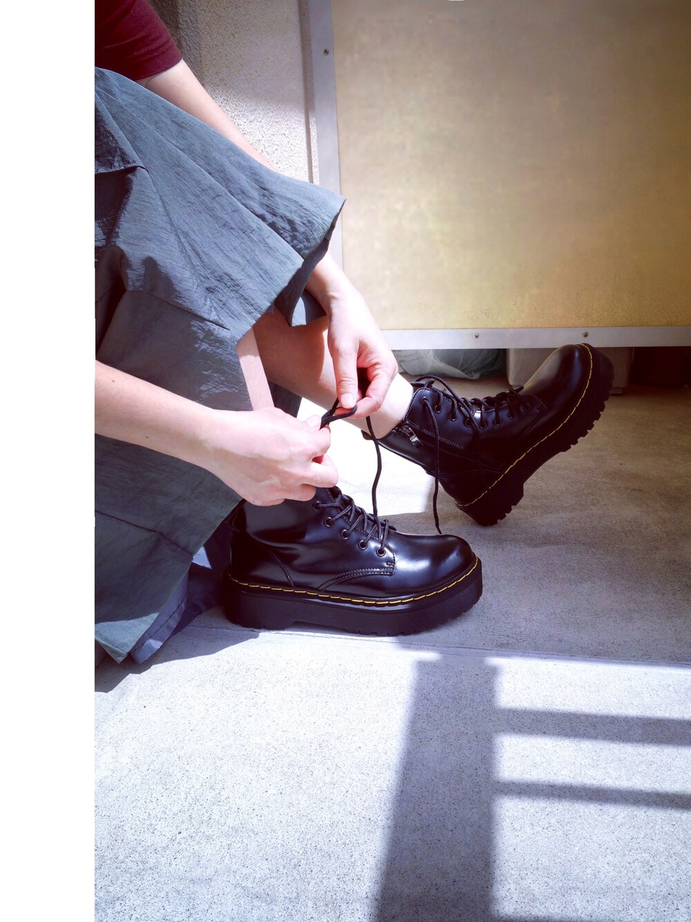 「古着、メルカリ、ロングスカート、プリーツスカート、古着スカート、マーチン、古着コーデ、古着女子、大人古着、古着MIX」｜「古着のアイテム（スカート、グリーン系）」を使った、Yotchさん（レディース・163cm）の春コーディネートの1枚目の写真