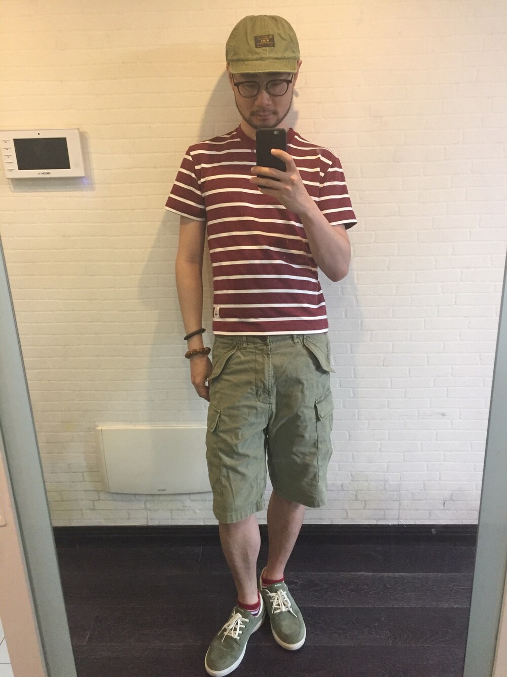 「WTAPSのアイテム（キャップ、グリーン系）」を使った、喯嘚儿木さん（メンズ・175cm）の春コーディネートの1枚目の写真