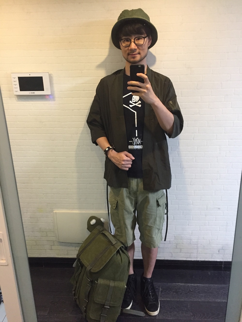 「GAPのアイテム（ハット、グリーン系）」を使った、喯嘚儿木さん（メンズ・175cm）の夏コーディネートの1枚目の写真