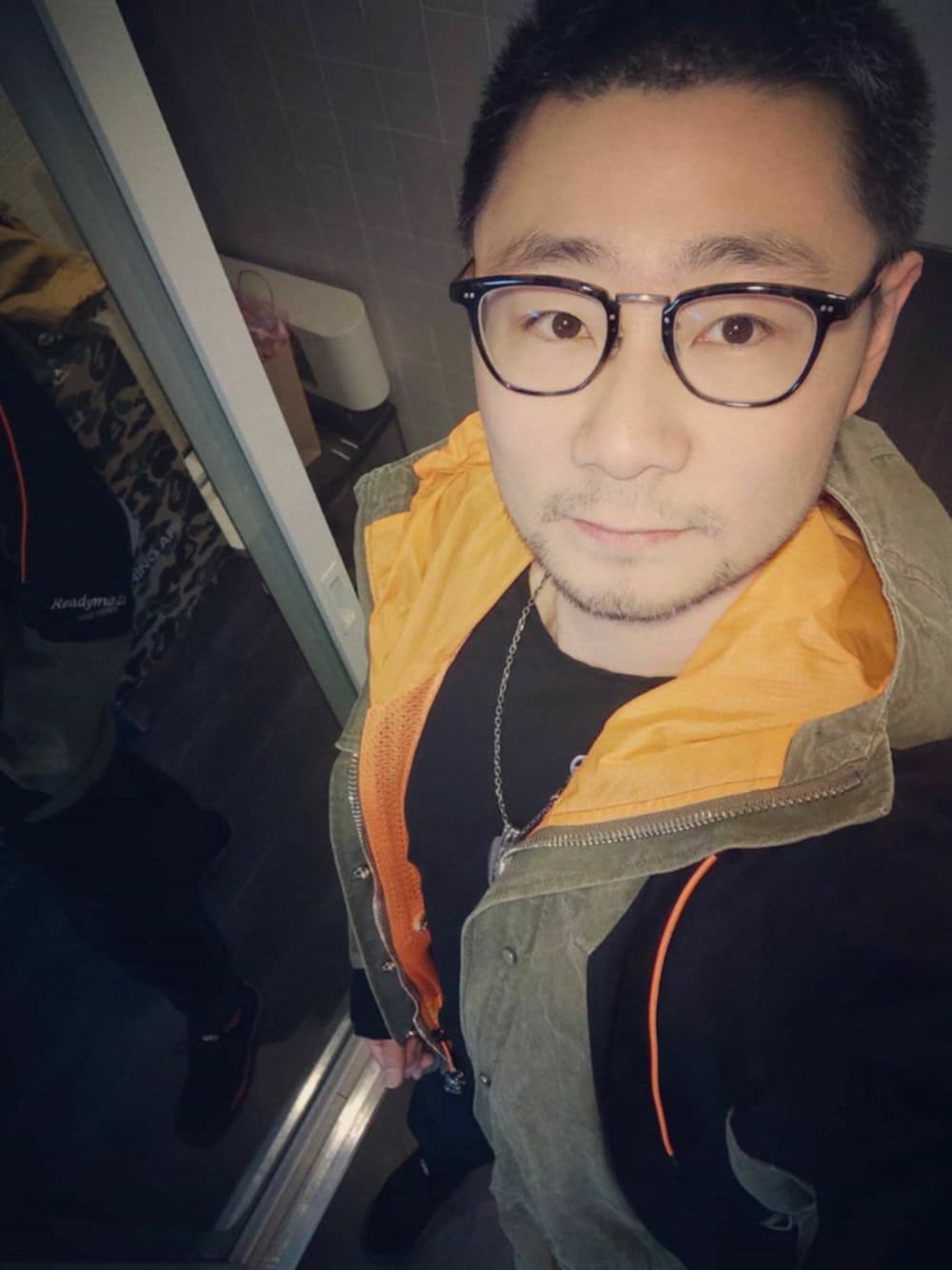 「CHRROTAのアイテム（Tシャツ/カットソー、ブラック系）」を使った、喯嘚儿木さん（メンズ・175cm）の秋コーディネートの1枚目の写真