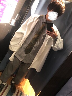 「アイテム（フォーマルスーツ/小物）」を使った、右肩モンテネグロさん（メンズ・176cm・10代）の秋コーディネート