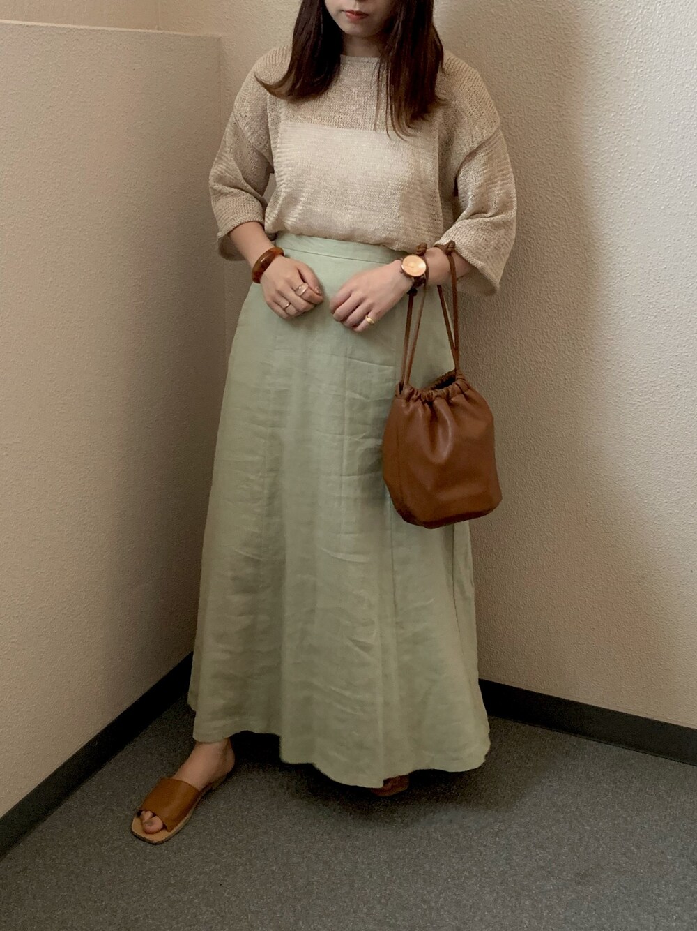 「オトナカジュアル、ラクチンコーデ、シンプル、おしゃれさんと繋がりたい、夏コーデ、プチプラコーデ、ベージュコーデ、くすみカラー、スカート、淡色コーデ」｜「GUのアイテム（バッグ、ブラウン系）」を使った、ayuさん（レディース・163cm）の夏コーディネートの1枚目の写真