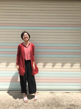 「UNIQUE（ユニーク）のアイテム（パンツ）」を使った、Vanessa Zhangさん（レディース・162cm）の春コーディネート