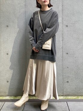 「アパートバイローリーズ」｜「アイテム（スウェット）」を使った、kahoさん（レディース・156cm）の秋コーディネート