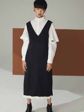 「アイテム（ジャンパースカート）」を使った、CIROIさん（レディース・170cm）の秋コーディネート