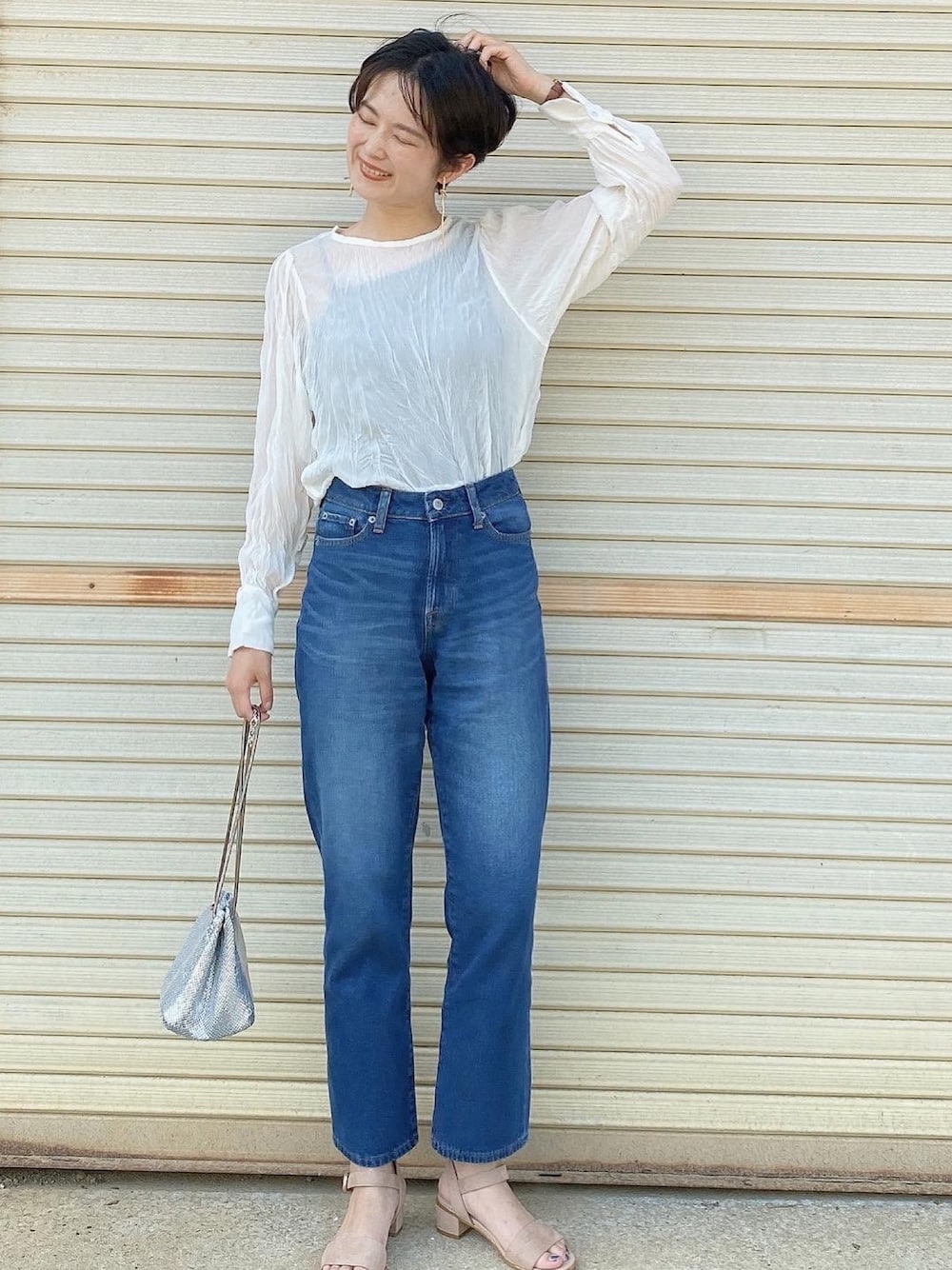 「シャツ好き集まれ、カジュアルコーデ、デニム、シアー、ブラウス、夏コーデ、今日のコーデ、ootd、プチプラ、パンツスタイル」｜「E hyphen world galleryのワッシャークルーブラウス＊（シャツ/ブラウス、ホワイト系）」を使った、ほそかわこはるさん（レディース・163cm）の夏コーディネートの1枚目の写真