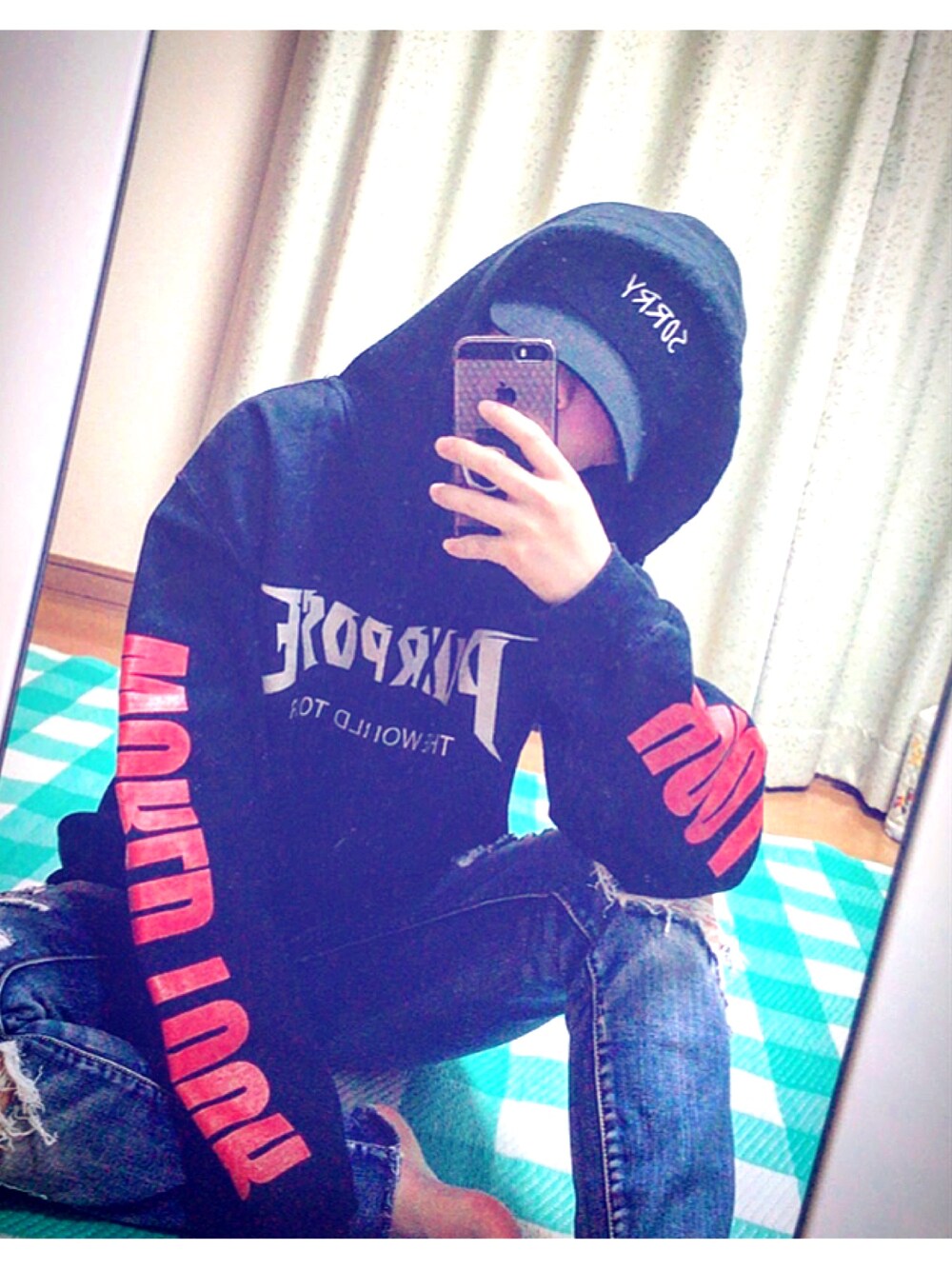「justinbieber」｜「purposeのアイテム（パーカー、ブラック系）」を使った、ももさん（レディース・147cm）の春コーディネートの1枚目の写真