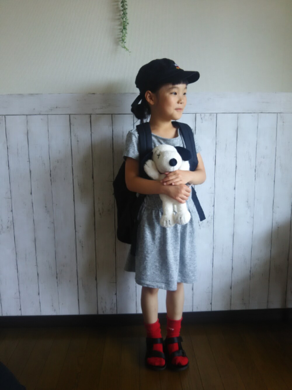 「GAPモエフェス、キッズコーデ、kids、女の子」｜「GAPのアイテム（チュニック、グレー系）」を使った、yuuu_soooさん（キッズ・110cm）の春コーディネートの1枚目の写真