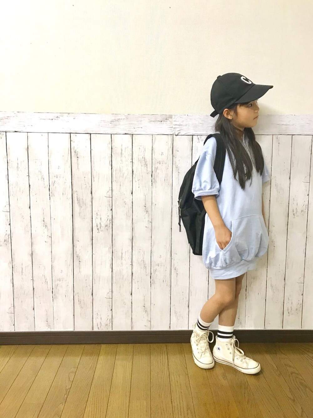 「キッズファッション、女の子、ワンピース、カジュアル、ラインソックス、evercloset、おしゃれさんと繋がりたい、キッズコーデ、グローバルワーク(GLOBAL WORK)、楽チンコーデ」｜「ever closetのアイテム（ワンピース、ブルー系）」を使った、yuuu_soooさん（キッズ・110cm）の夏コーディネートの1枚目の写真