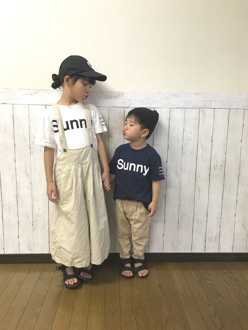 「夏セールで買いました、プチプラ、リンクコーデ、夏コーデ、ロゴT、GU、キッスコーデ、姉弟、スポサン、THE SHOP TK」｜「THE SHOP TK の【WEB・一部店舗限定カラーあり】Sunny Tシャツ（Tシャツ/カットソー、ブルー系）」を使った、yuuu_soooさん（キッズ・110cm）の夏コーディネートの1枚目の写真