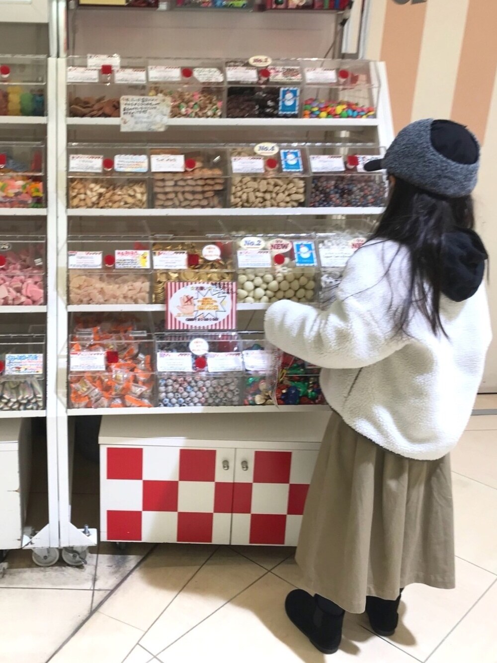 「シンプルコーデ、カジュアル、女の子、グローバルワーク(GLOBAL WORK)、Dickies、チノスカート、3coins、ボアジャケット、パーカー」｜「CIAOPANIC TYPYの【WEB限定】キッズボアキルトリバーシブルブルゾン（ブルゾン、グリーン系）」を使った、yuuu_soooさん（キッズ・120cm）の冬コーディネートの1枚目の写真